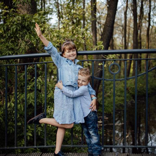 Plenerowa sesja rodzinna. Fotograf na wesele Śląsk. Fotograf województwo śląskie. Fotograf na chrzest Śląsk. Katowice. Dąbrowa Górnicza. Zawiercie. Kraków.