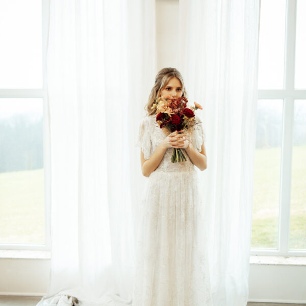 Odkryj magię niezapomnianego reportażu ślubnego w Villa Love w Krakowie. Profesjonalny fotograf na ślub i wesele uchwyci każdy emocjonujący moment Waszej uroczystości. #ŚlubMałopolska #FotografŚląsk #VillaLoveKraków