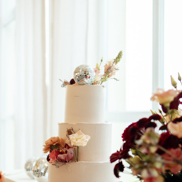 Odkryj magię niezapomnianego reportażu ślubnego w Villa Love w Krakowie. Profesjonalny fotograf na ślub i wesele uchwyci każdy emocjonujący moment Waszej uroczystości. #ŚlubMałopolska #FotografŚląsk #VillaLoveKraków