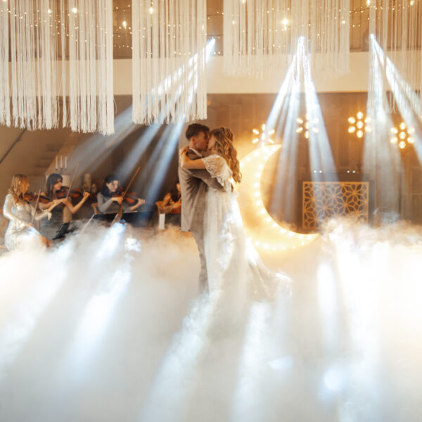 Odkryj magię niezapomnianego reportażu ślubnego w Villa Love w Krakowie. Profesjonalny fotograf na ślub i wesele uchwyci każdy emocjonujący moment Waszej uroczystości. #ŚlubMałopolska #FotografŚląsk #VillaLoveKraków