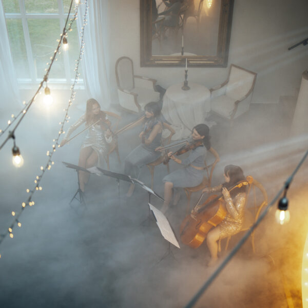 Odkryj magię niezapomnianego reportażu ślubnego w Villa Love w Krakowie. Profesjonalny fotograf na ślub i wesele uchwyci każdy emocjonujący moment Waszej uroczystości. #ŚlubMałopolska #FotografŚląsk #VillaLoveKraków