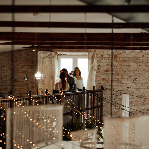 Odkryj magię niezapomnianego reportażu ślubnego w Villa Love w Krakowie. Profesjonalny fotograf na ślub i wesele uchwyci każdy emocjonujący moment Waszej uroczystości. #ŚlubMałopolska #FotografŚląsk #VillaLoveKraków