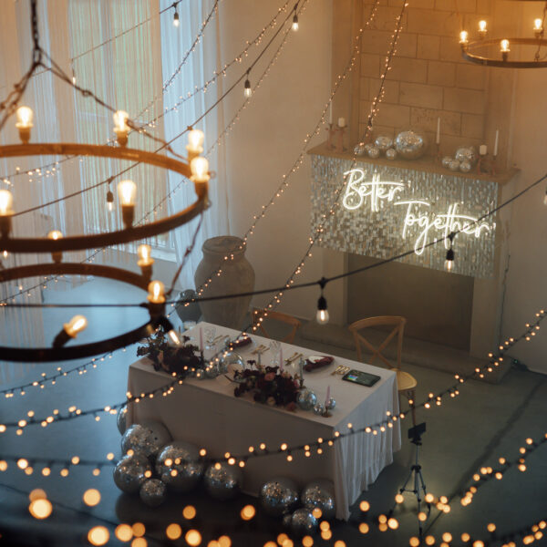 Odkryj magię niezapomnianego reportażu ślubnego w Villa Love w Krakowie. Profesjonalny fotograf na ślub i wesele uchwyci każdy emocjonujący moment Waszej uroczystości. #ŚlubMałopolska #FotografŚląsk #VillaLoveKraków